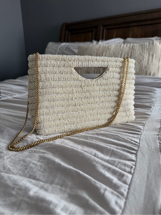 Antik Kraft Handbags - Antik Kraft Cream Beaded Clutch with Gold Chain